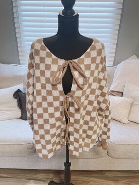 Checkered Beige & White Tie Front Sweater Size 2XL